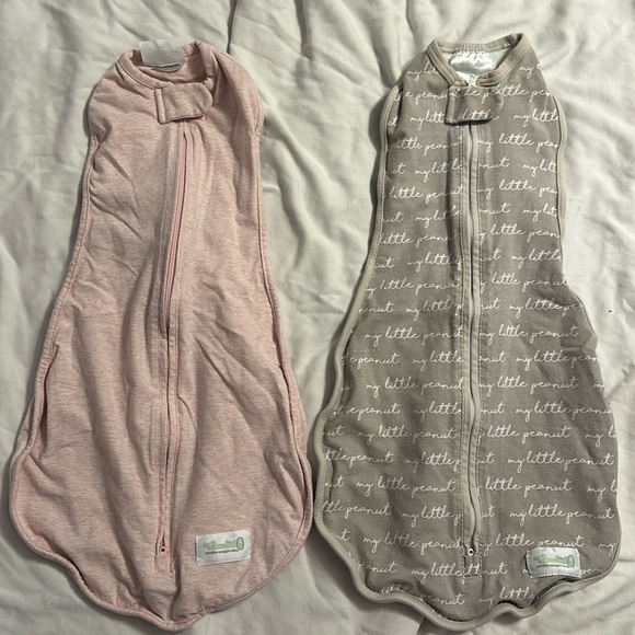 Woombie Original Baby Swaddling Blanket Size 0-3months or 5-13lbs - Picture 1 of 3